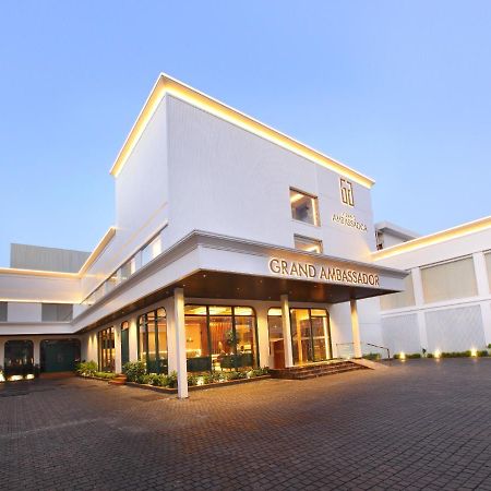 The Grand Ambassador Hotel Kottayam Exterior foto