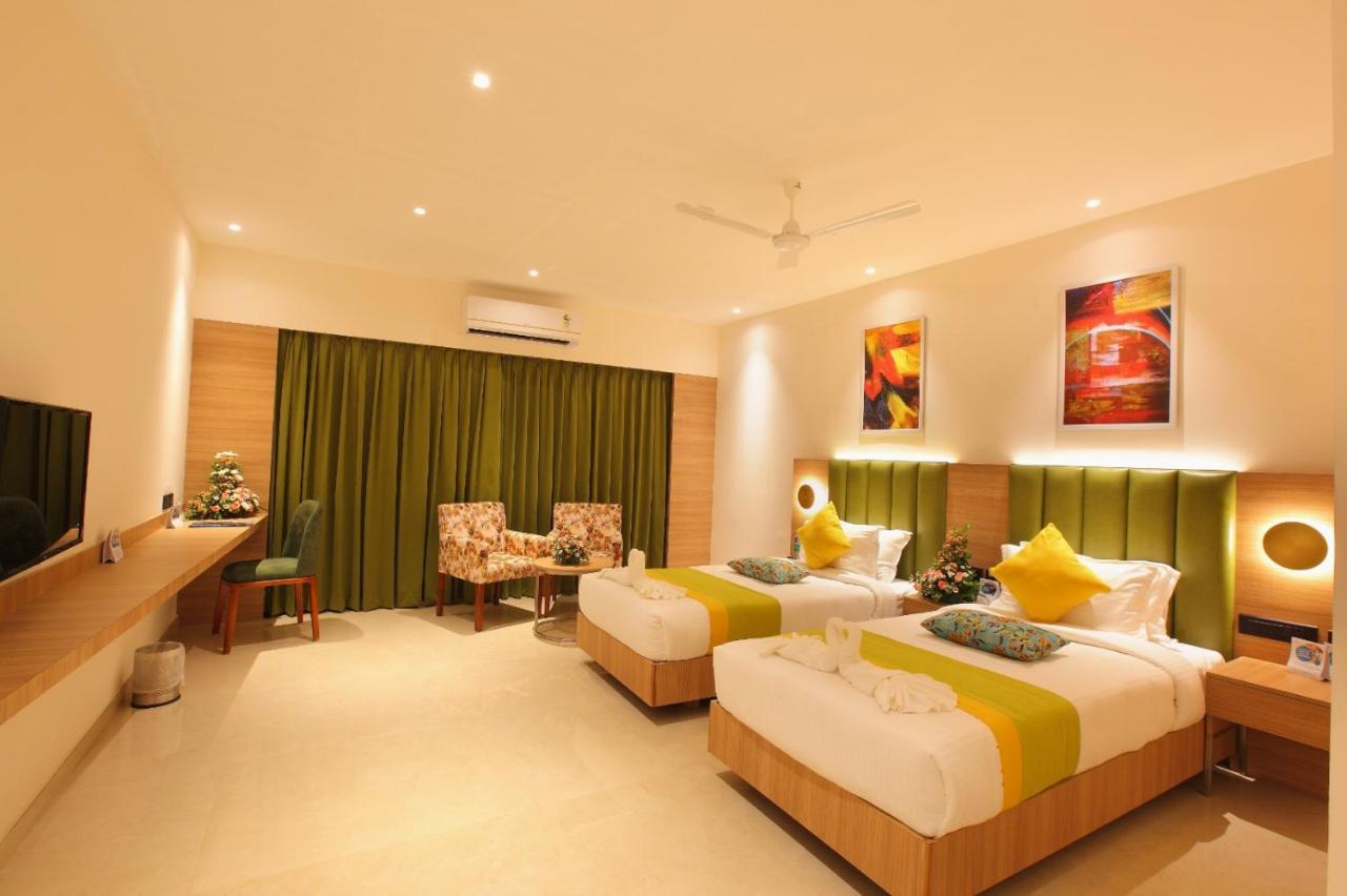 The Grand Ambassador Hotel Kottayam Exterior foto