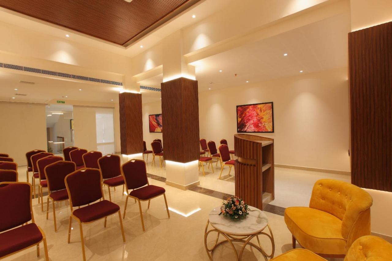 The Grand Ambassador Hotel Kottayam Exterior foto